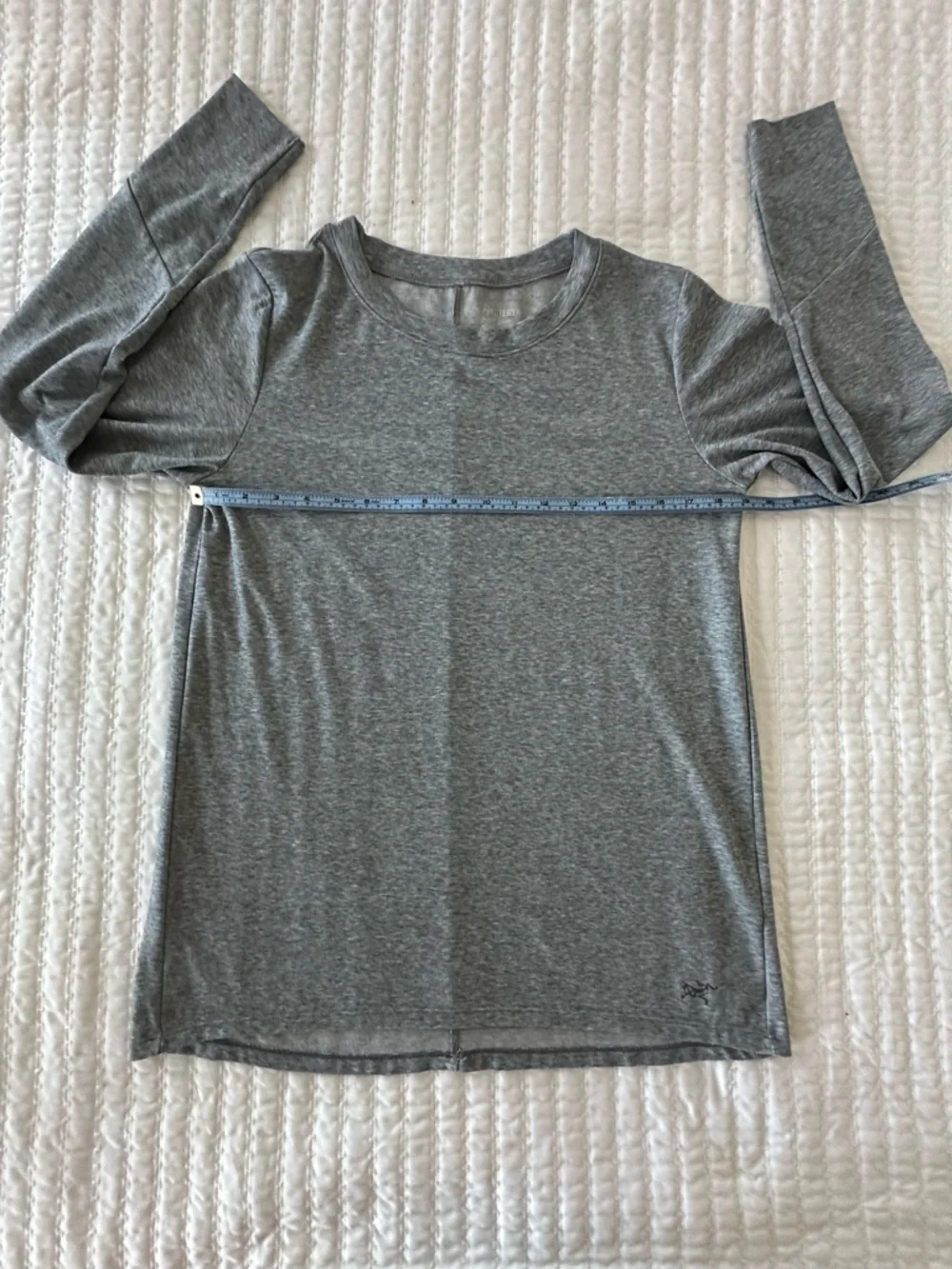 Arcteryx lightweight long sleeve longer length top - Picture 6 of 10